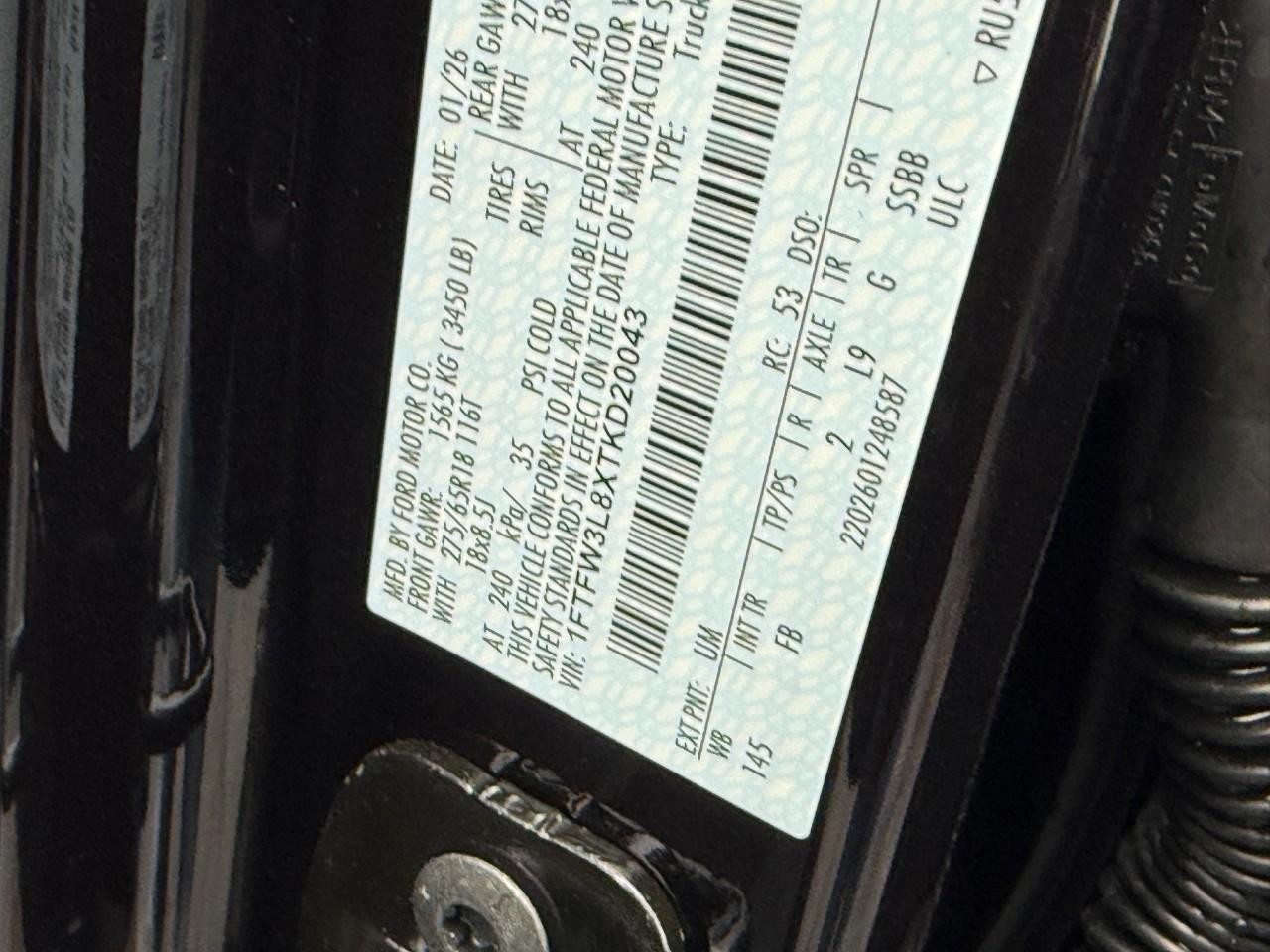 Ford F-150 Vehicle Full-screen Gallery Image 18