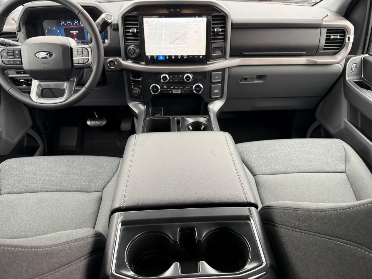 Ford F-150 Vehicle Full-screen Gallery Image 06