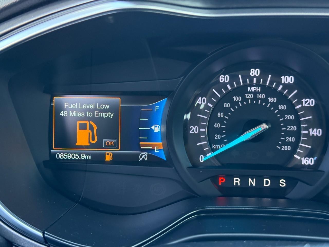 Ford Fusion Vehicle Full-screen Gallery Image 22