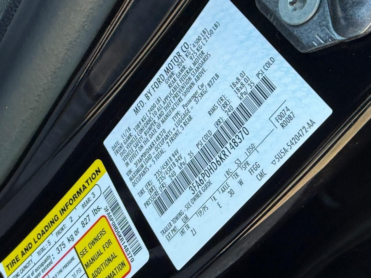 Ford Fusion Vehicle Full-screen Gallery Image 26