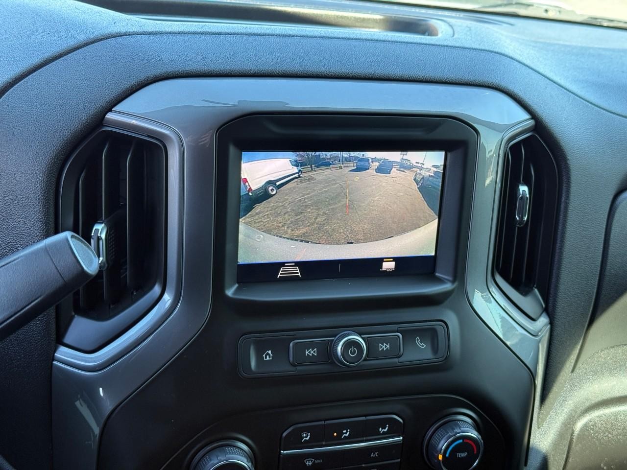 Chevrolet Silverado 1500 Vehicle Full-screen Gallery Image 20