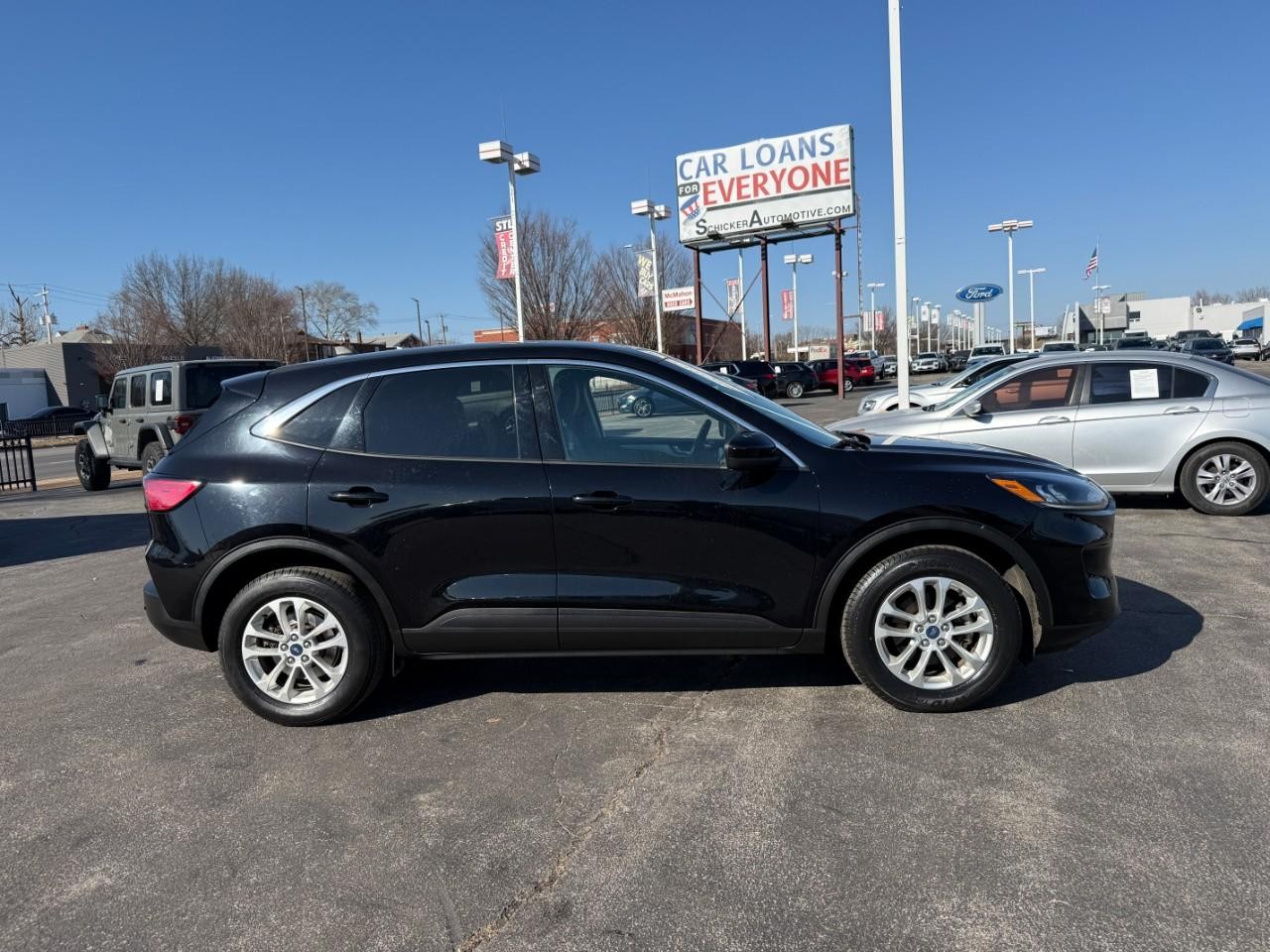 Ford Escape Vehicle Full-screen Gallery Image 05