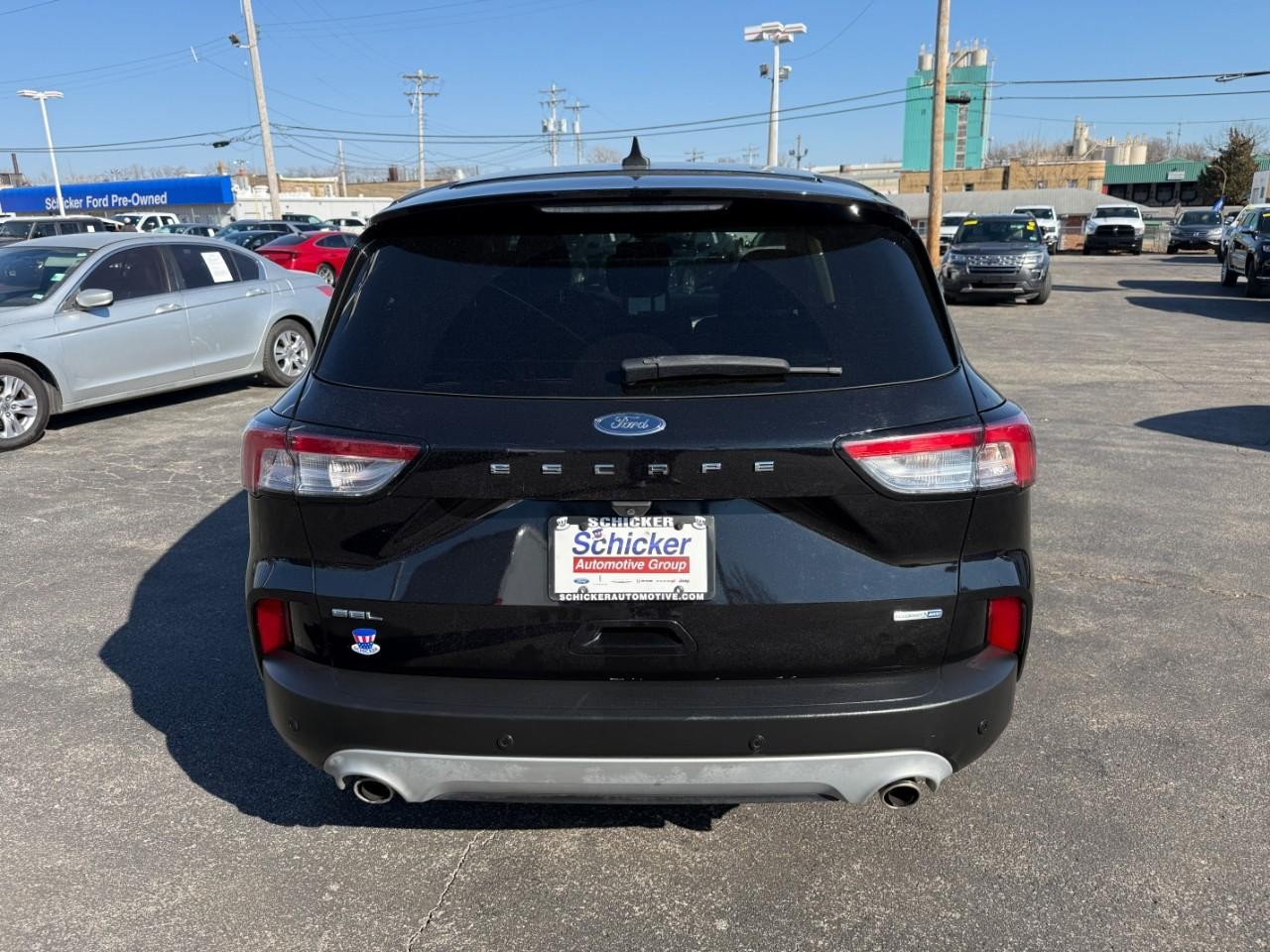 Ford Escape Vehicle Full-screen Gallery Image 08