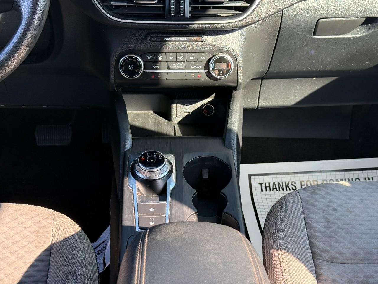 Ford Escape Vehicle Full-screen Gallery Image 15