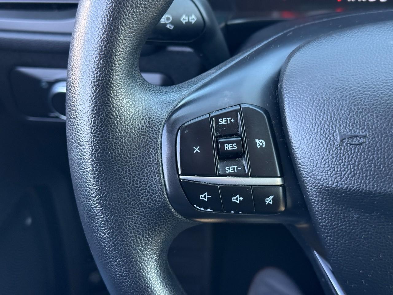 Ford Escape Vehicle Full-screen Gallery Image 20