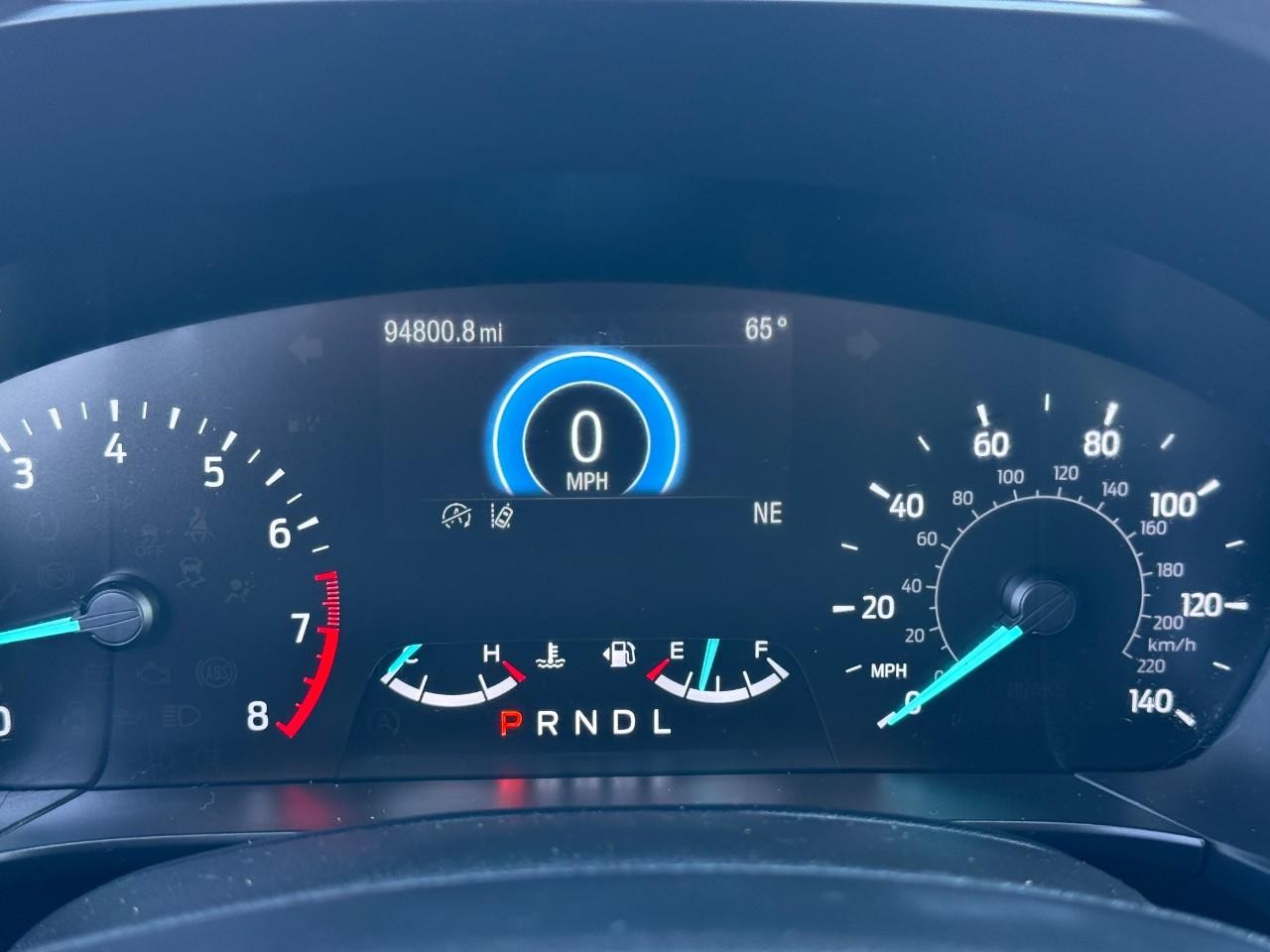 Ford Escape Vehicle Full-screen Gallery Image 22