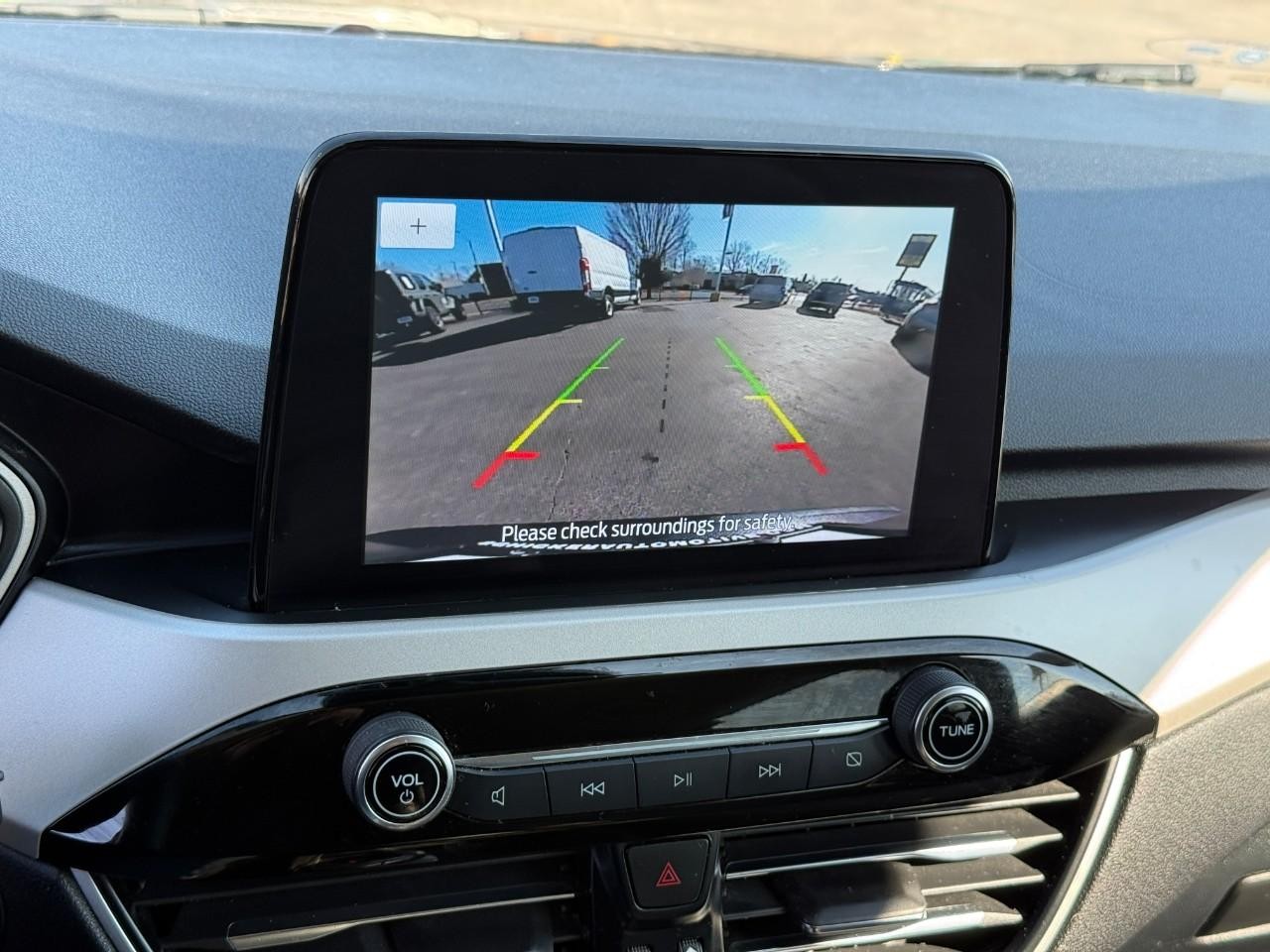 Ford Escape Vehicle Full-screen Gallery Image 25