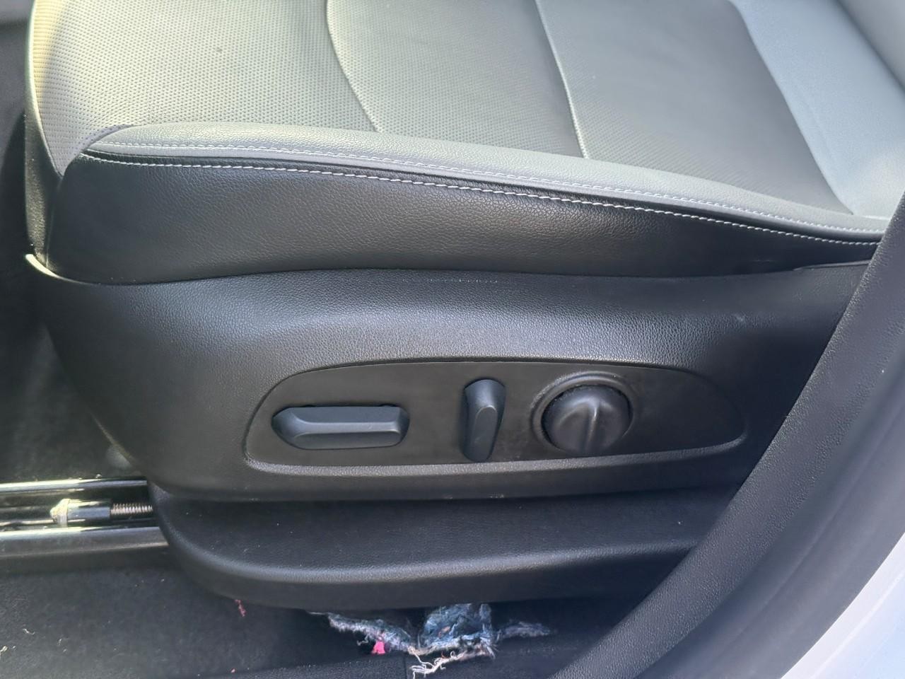 GMC Terrain Vehicle Full-screen Gallery Image 17