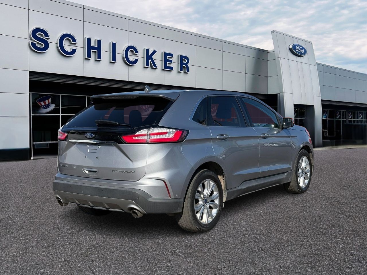 Ford Edge Vehicle Full-screen Gallery Image 02