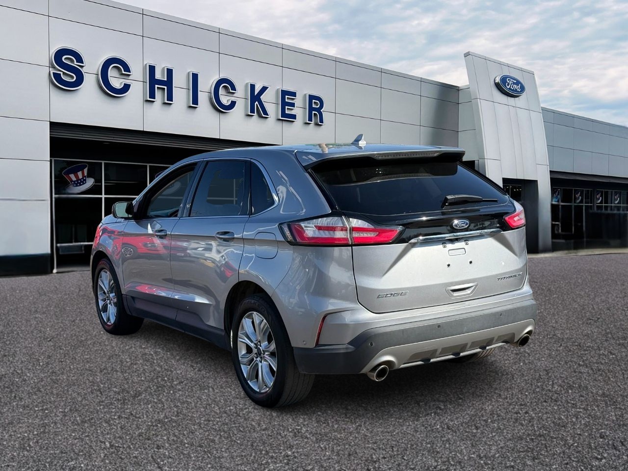 Ford Edge Vehicle Full-screen Gallery Image 03