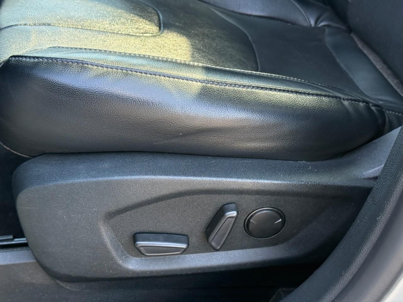 Ford Edge Vehicle Full-screen Gallery Image 21