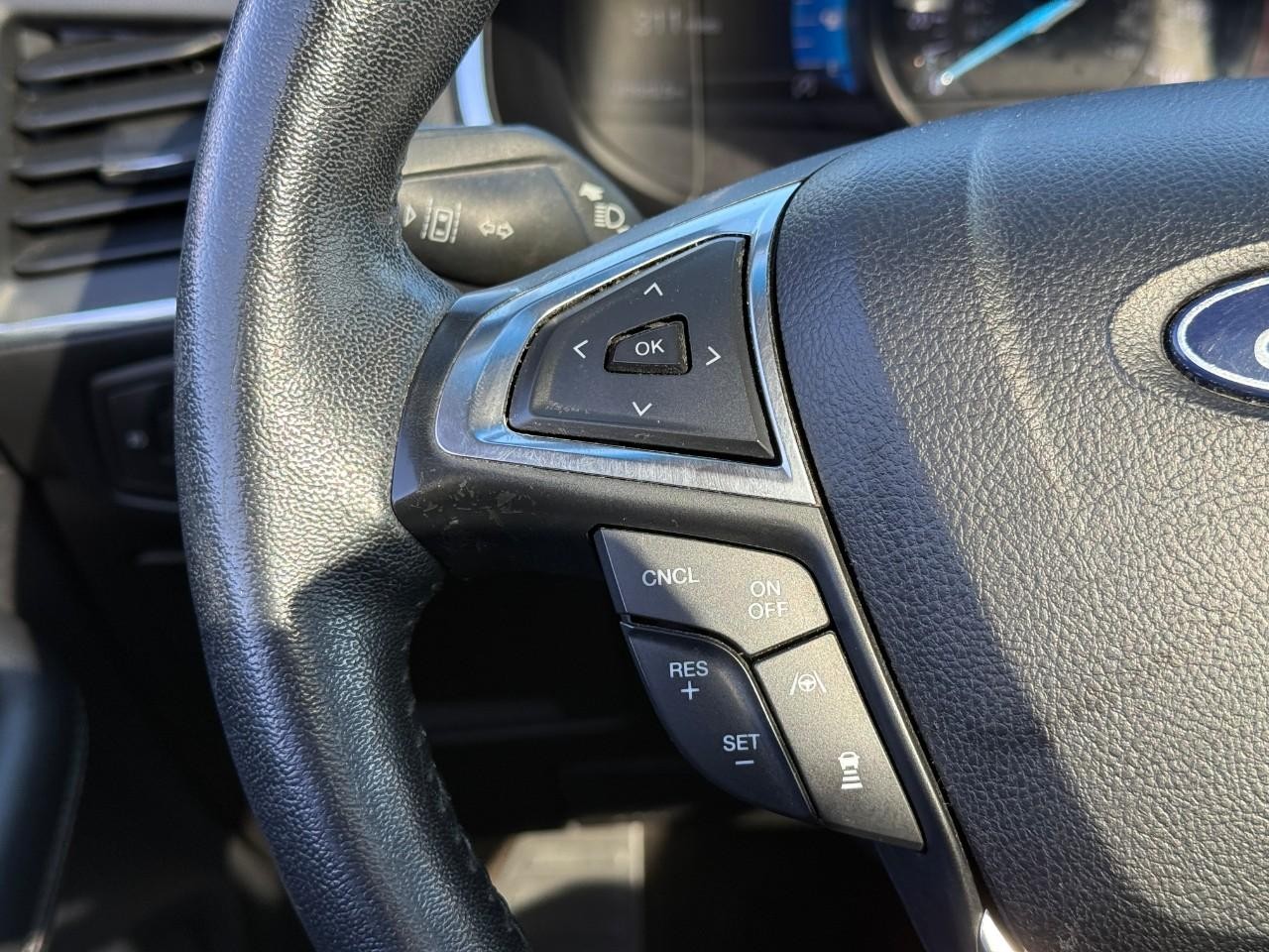 Ford Edge Vehicle Full-screen Gallery Image 22