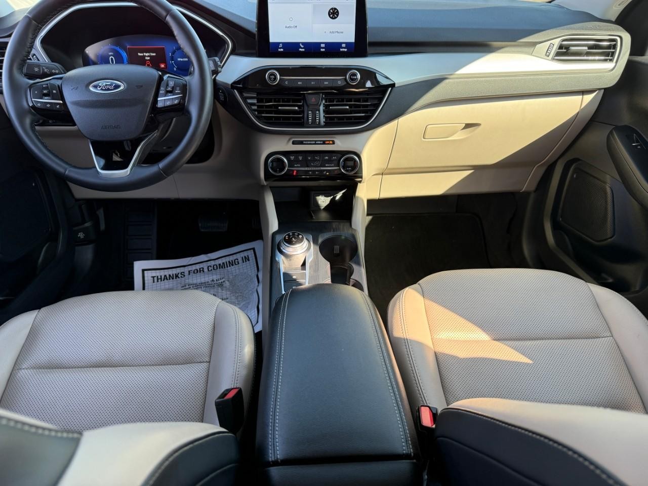 Ford Escape Vehicle Full-screen Gallery Image 10