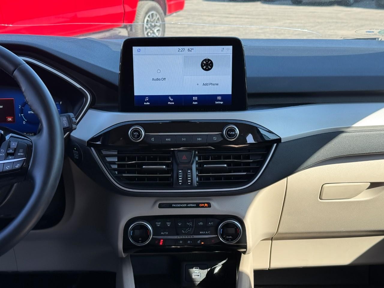 Ford Escape Vehicle Full-screen Gallery Image 12