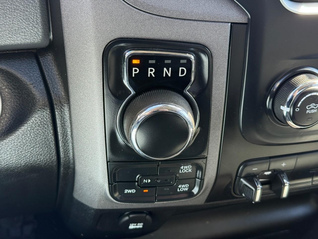 Ram 1500 Classic Vehicle Full-screen Gallery Image 16