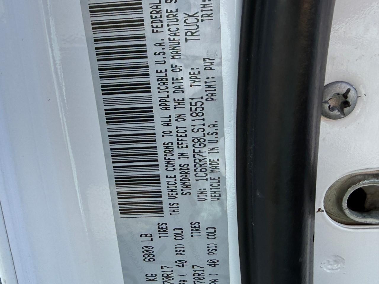 Ram 1500 Classic Vehicle Full-screen Gallery Image 18