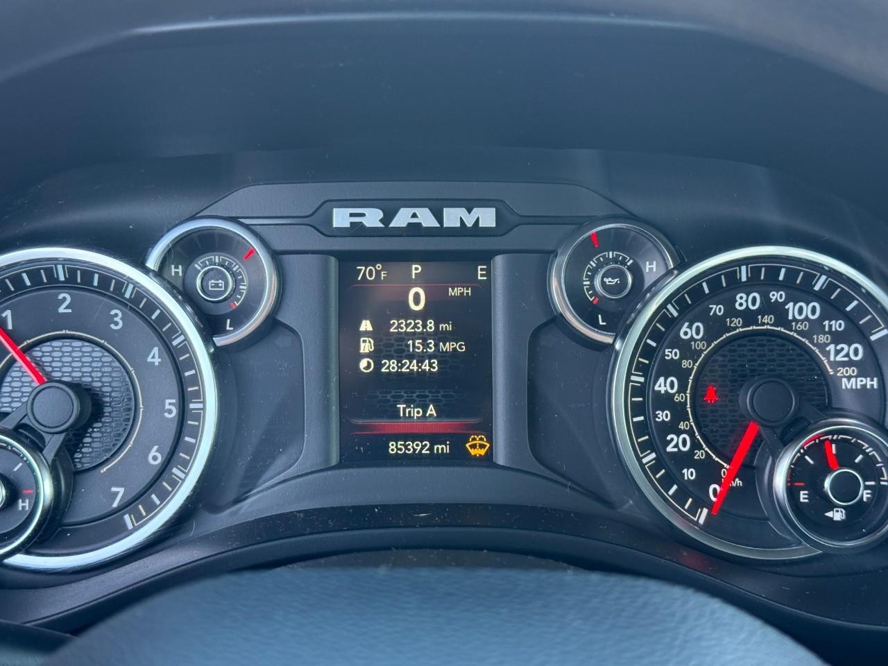 Ram 1500 Vehicle Full-screen Gallery Image 17