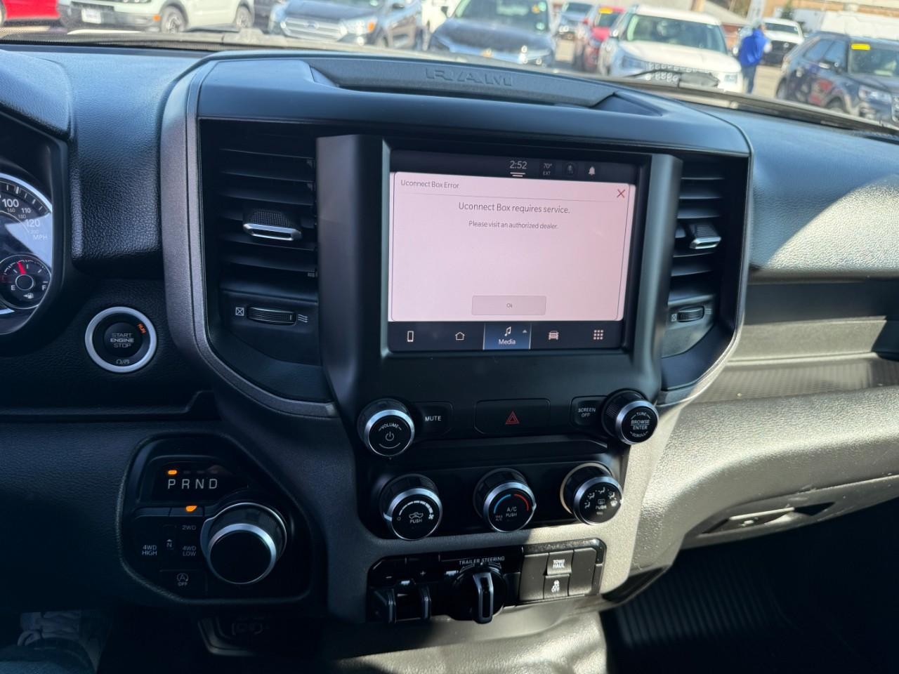 Ram 1500 Vehicle Full-screen Gallery Image 19