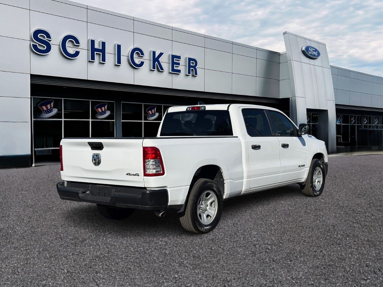 Ram 1500 Vehicle Full-screen Gallery Image 02