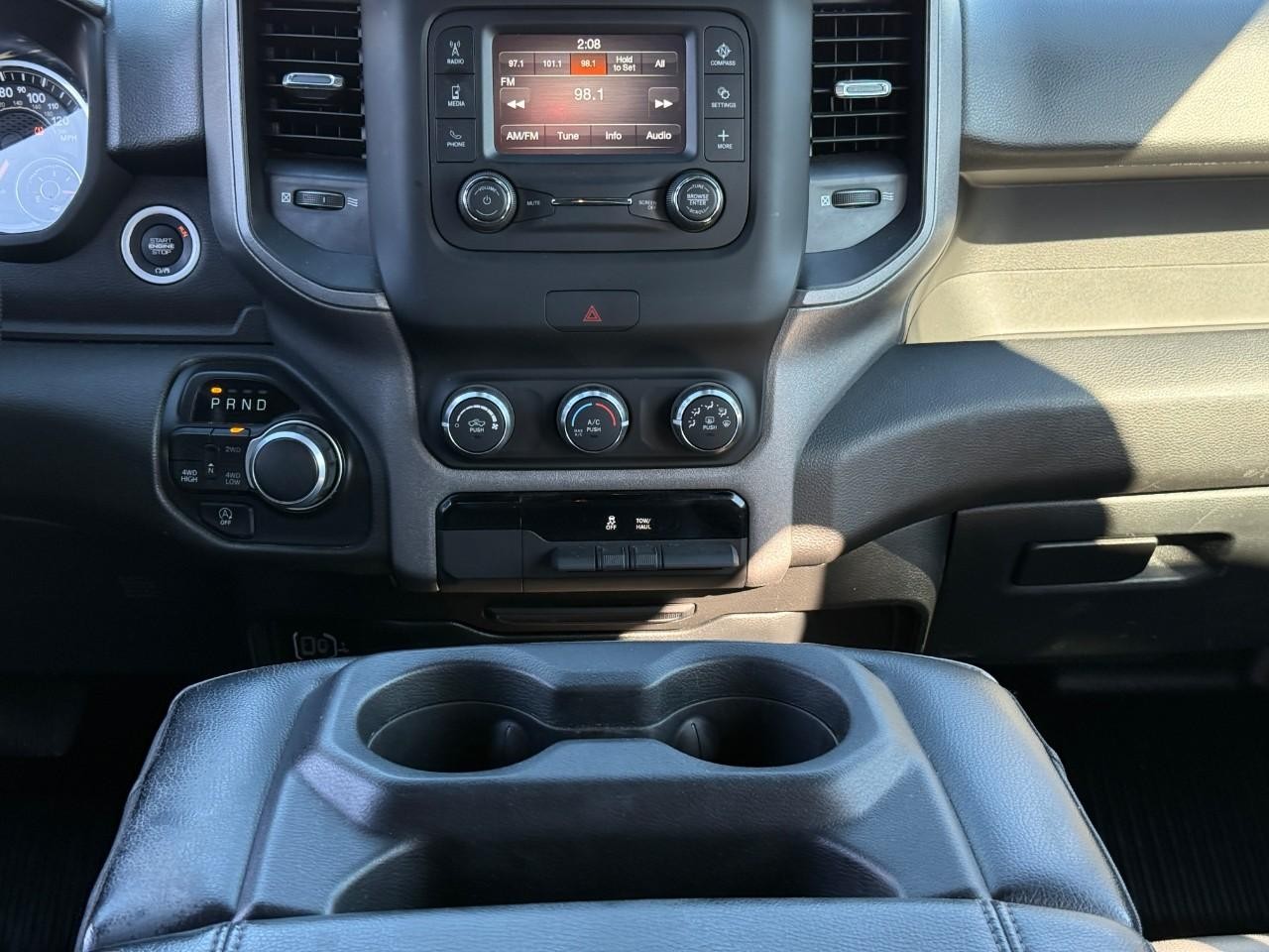 Ram 1500 Vehicle Full-screen Gallery Image 14