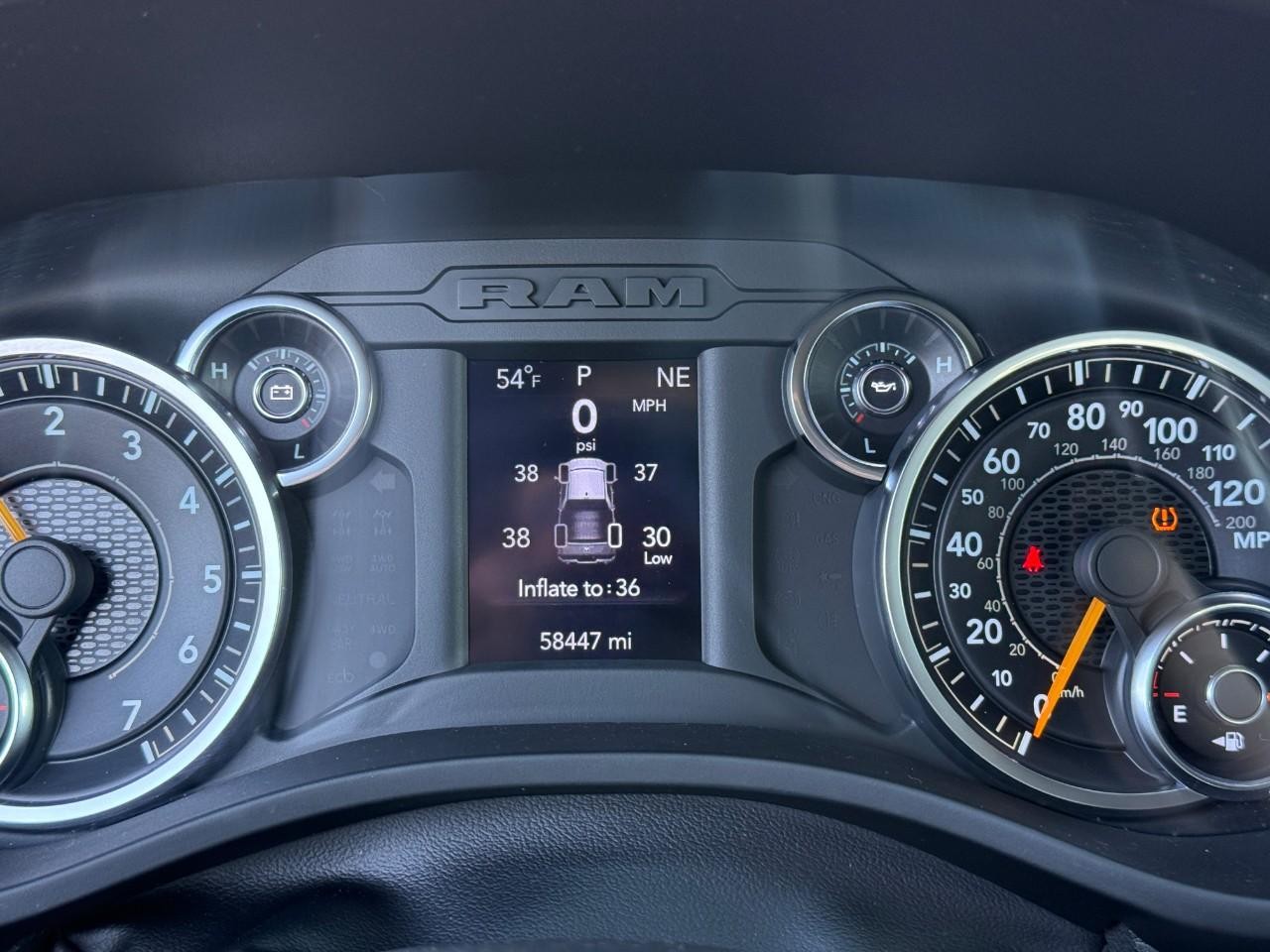 Ram 1500 Vehicle Full-screen Gallery Image 20