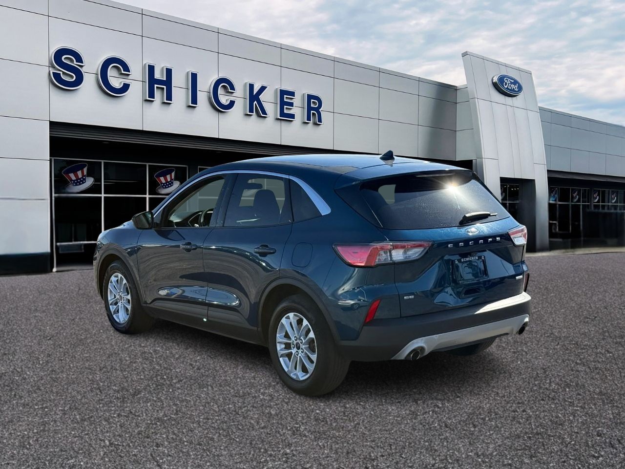 Ford Escape Vehicle Full-screen Gallery Image 03