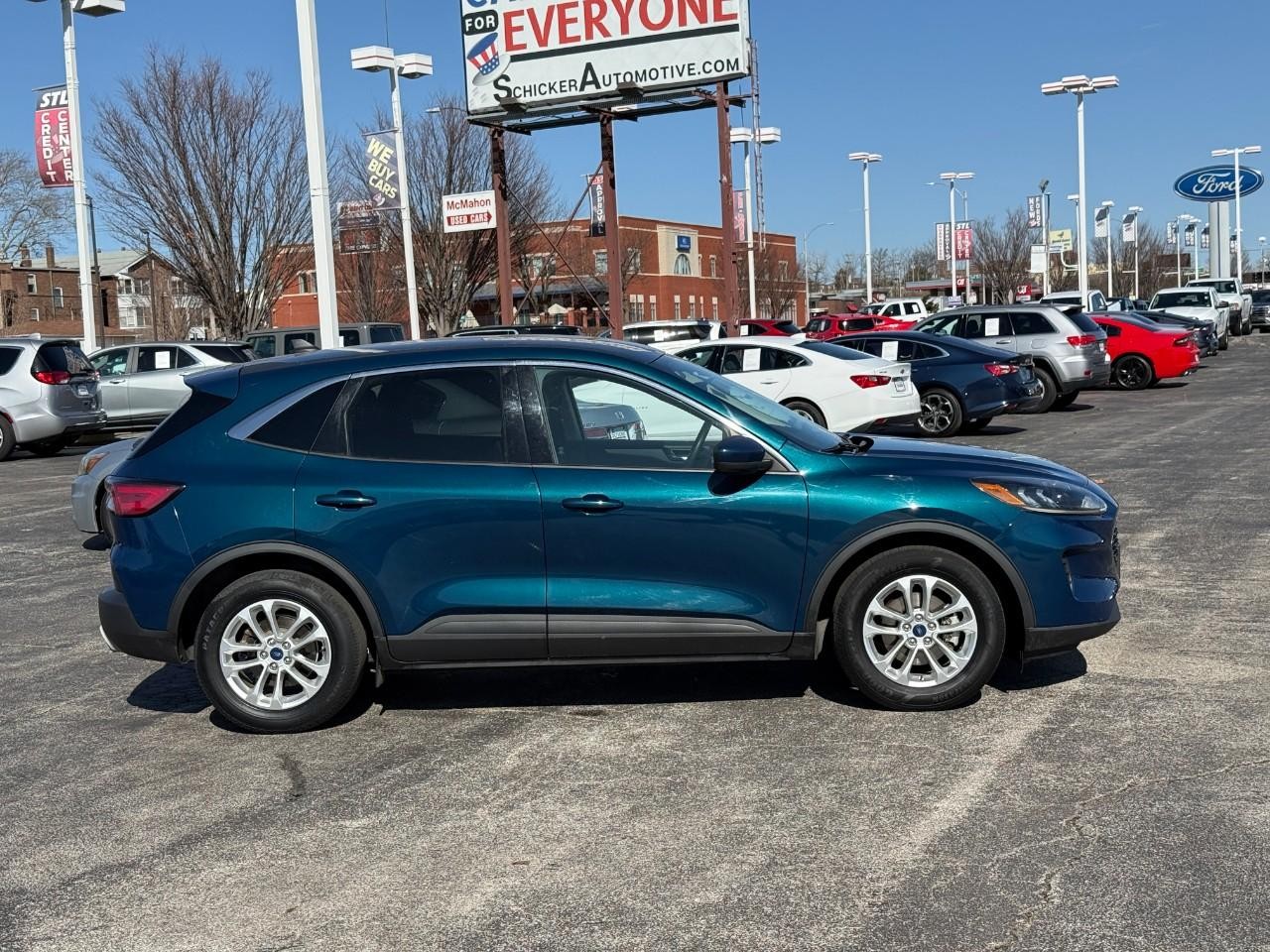 Ford Escape Vehicle Full-screen Gallery Image 05