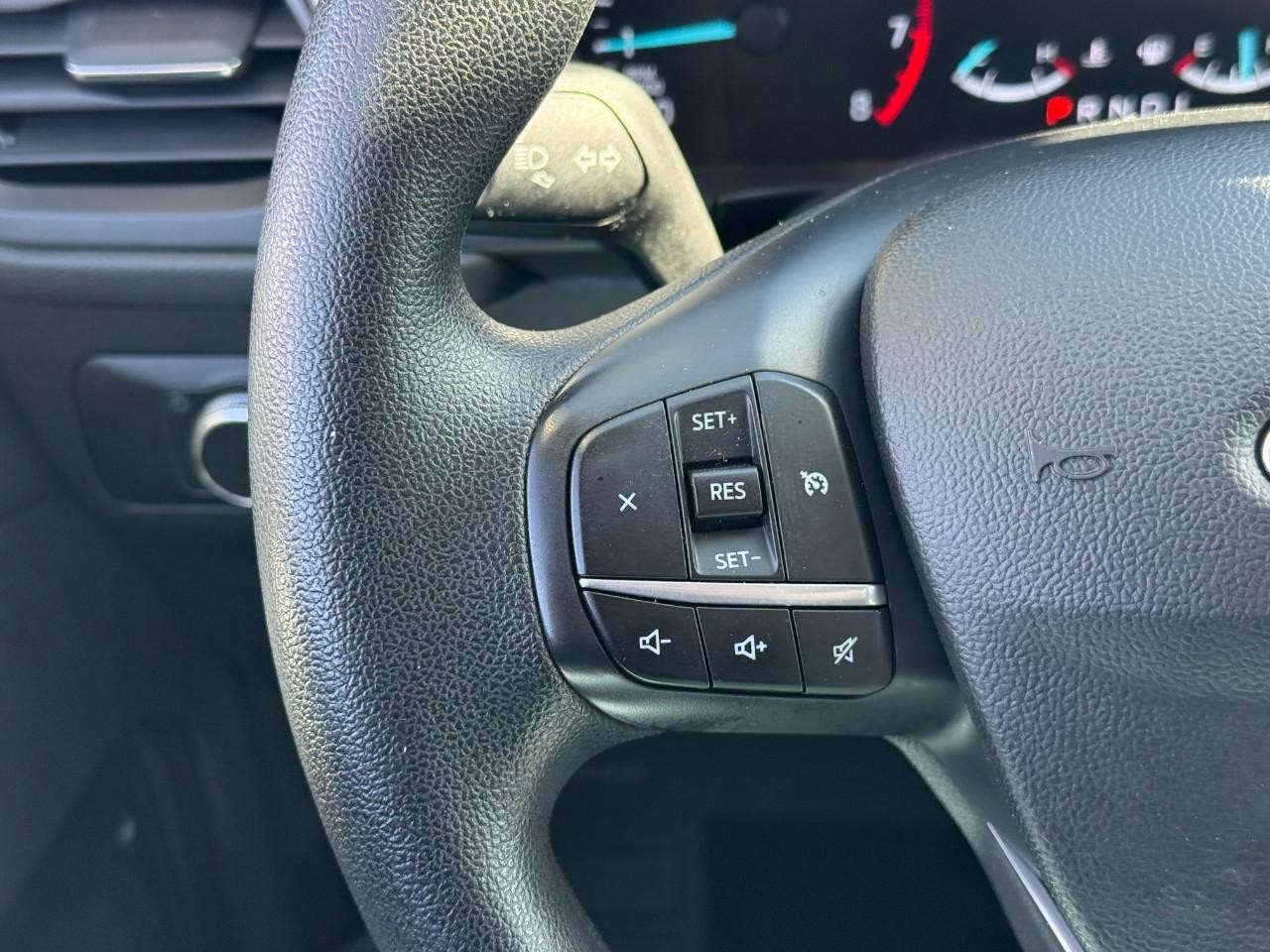 Ford Escape Vehicle Full-screen Gallery Image 20