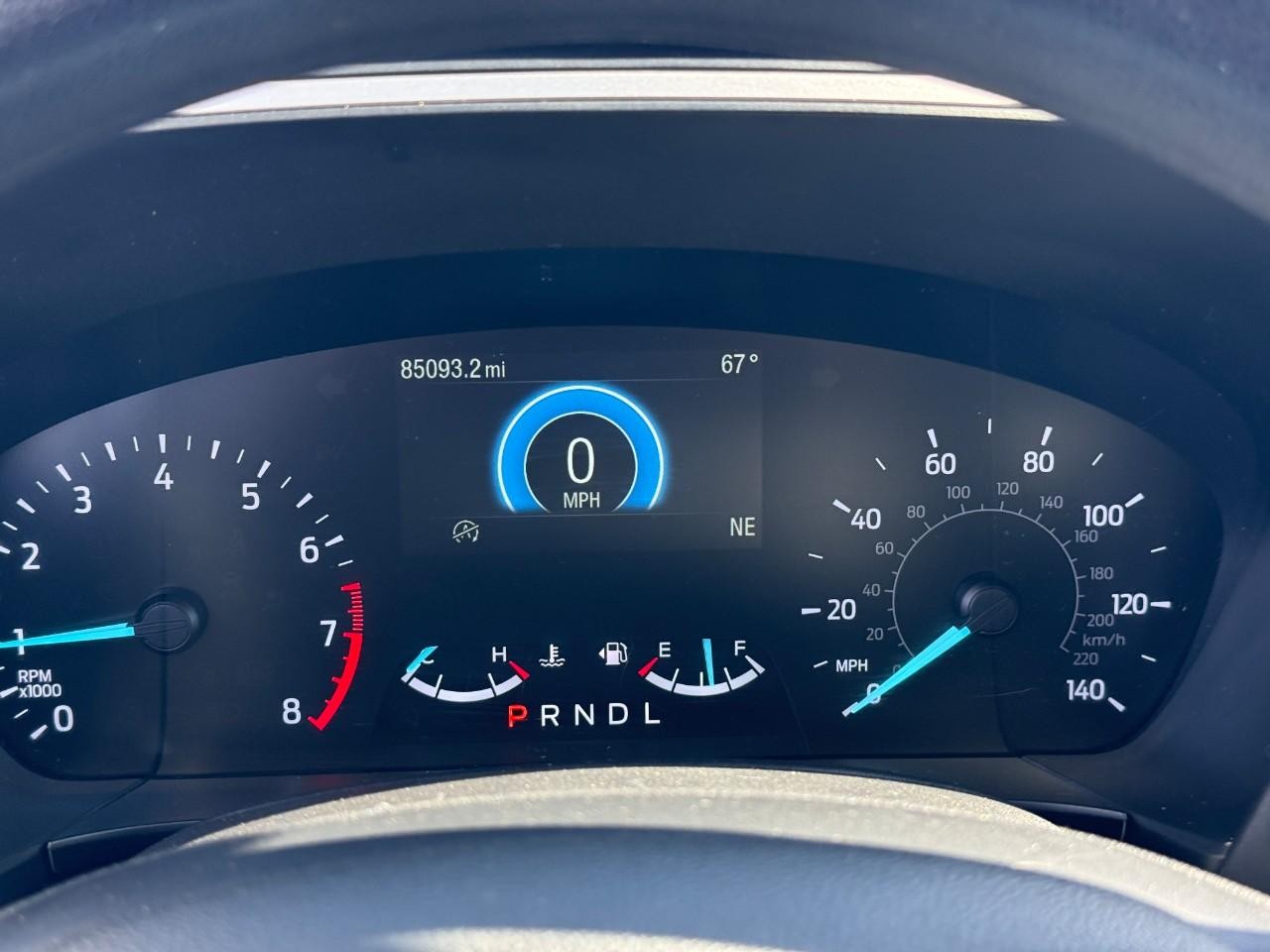 Ford Escape Vehicle Full-screen Gallery Image 22