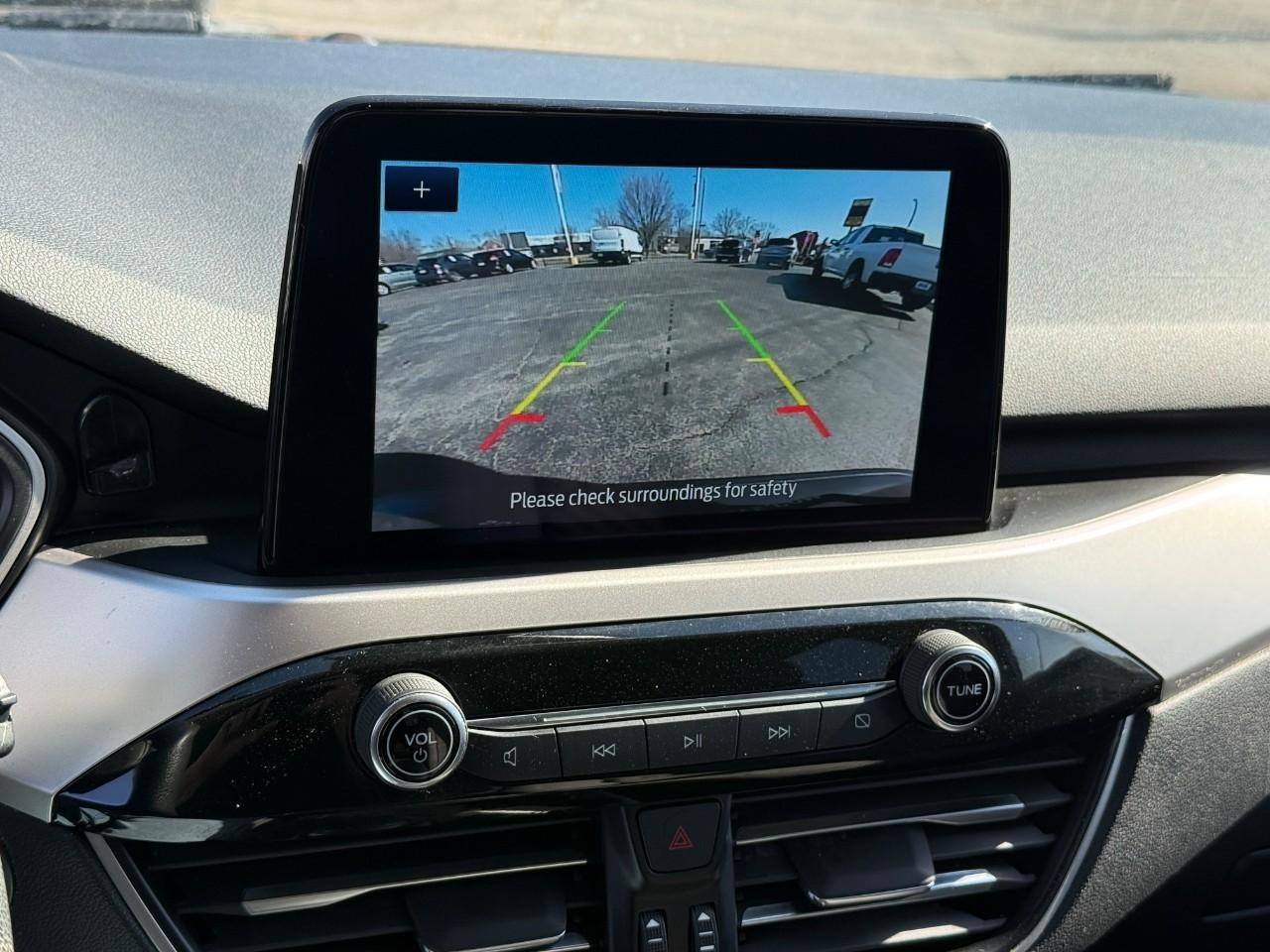 Ford Escape Vehicle Full-screen Gallery Image 25