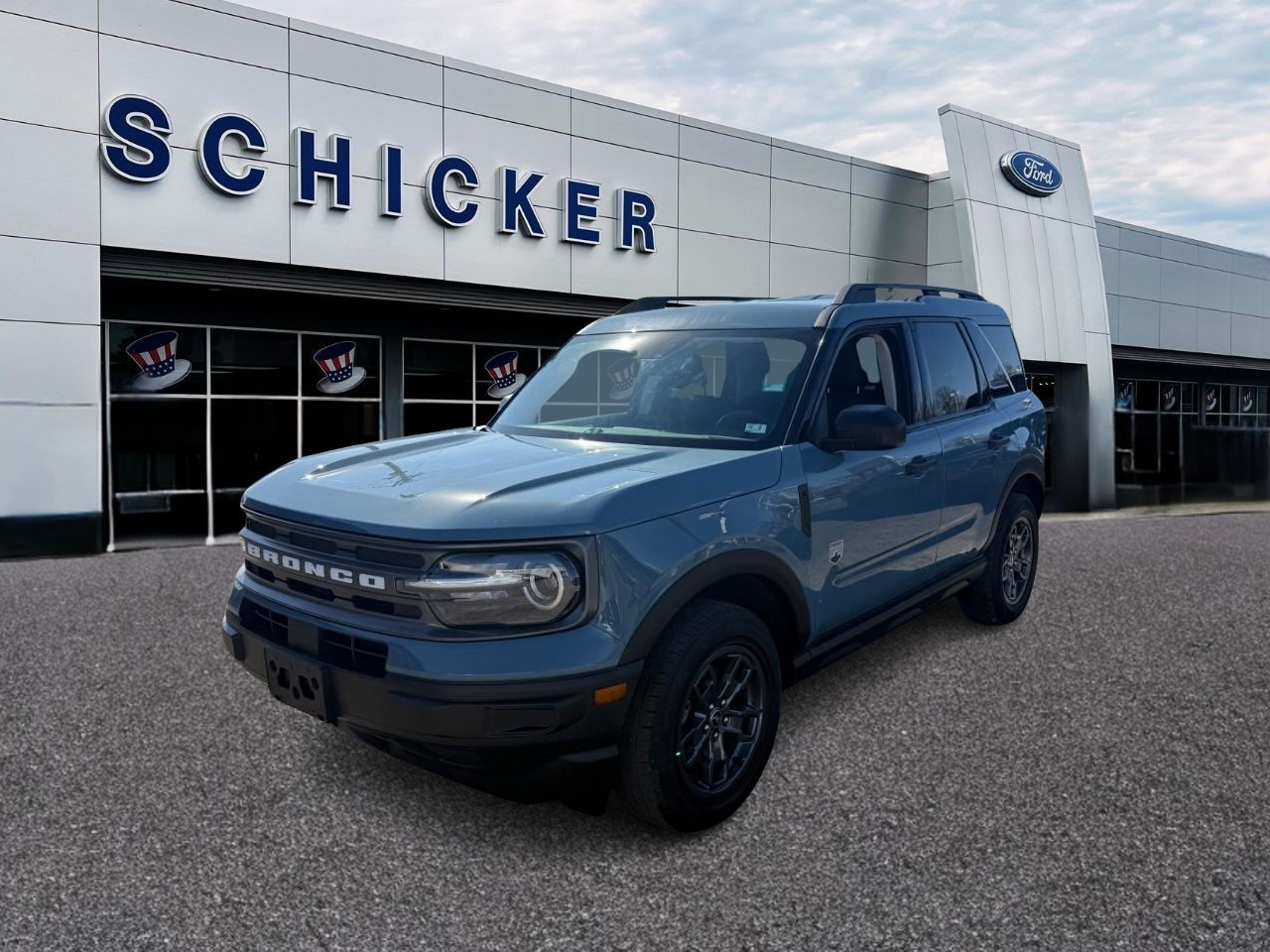 Ford Bronco Sport Vehicle Full-screen Gallery Image 03