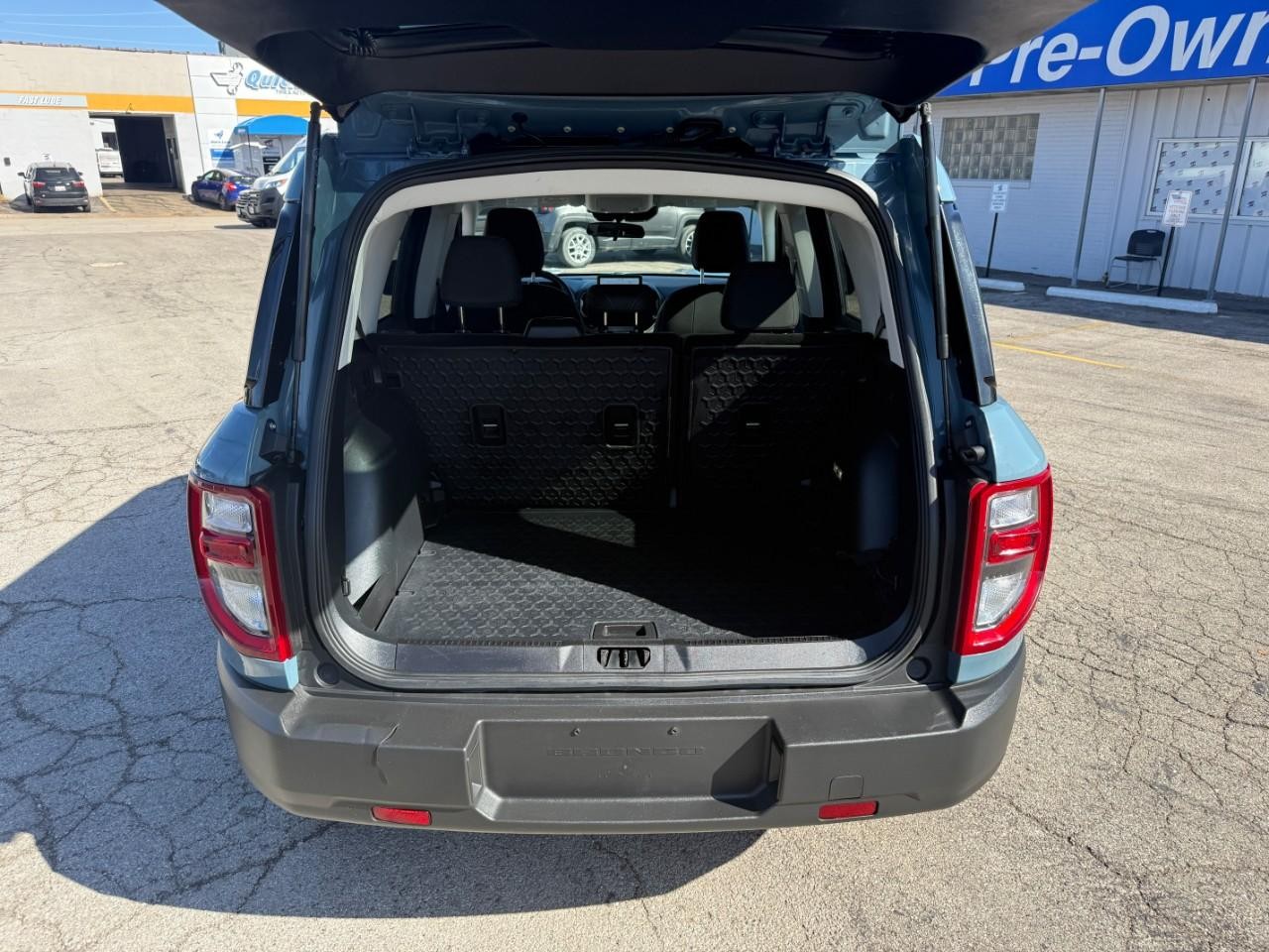 Ford Bronco Sport Vehicle Full-screen Gallery Image 07