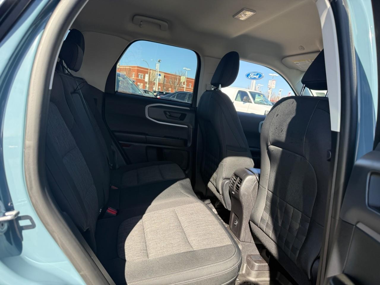 Ford Bronco Sport Vehicle Full-screen Gallery Image 10