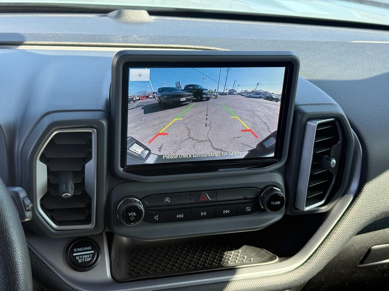 Ford Bronco Sport Vehicle Full-screen Gallery Image 24