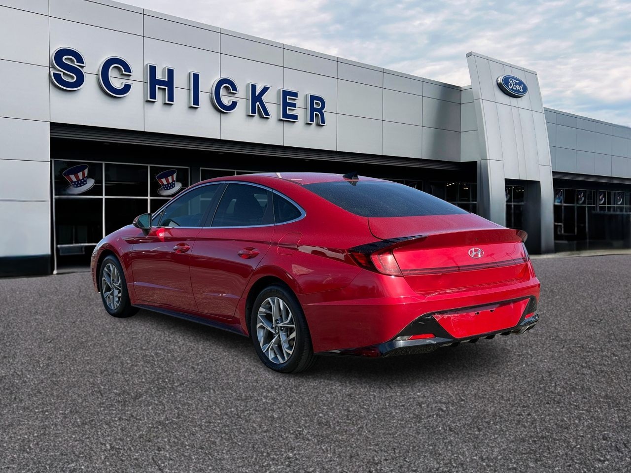 Hyundai Sonata Vehicle Full-screen Gallery Image 03