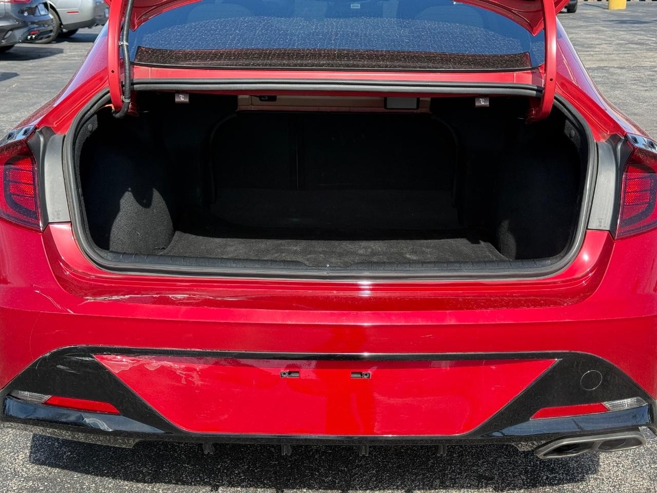 Hyundai Sonata Vehicle Full-screen Gallery Image 07