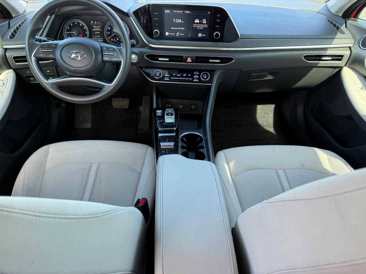 Hyundai Sonata Vehicle Full-screen Gallery Image 10