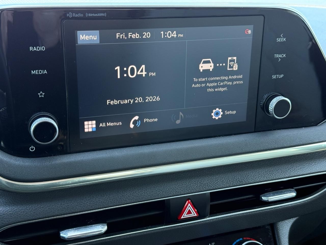 Hyundai Sonata Vehicle Full-screen Gallery Image 14