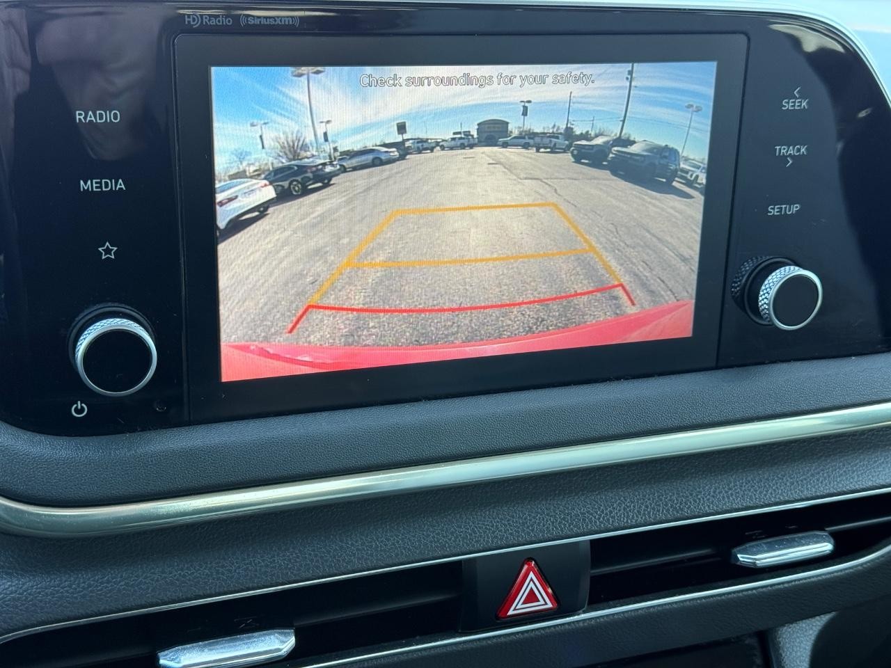 Hyundai Sonata Vehicle Full-screen Gallery Image 15