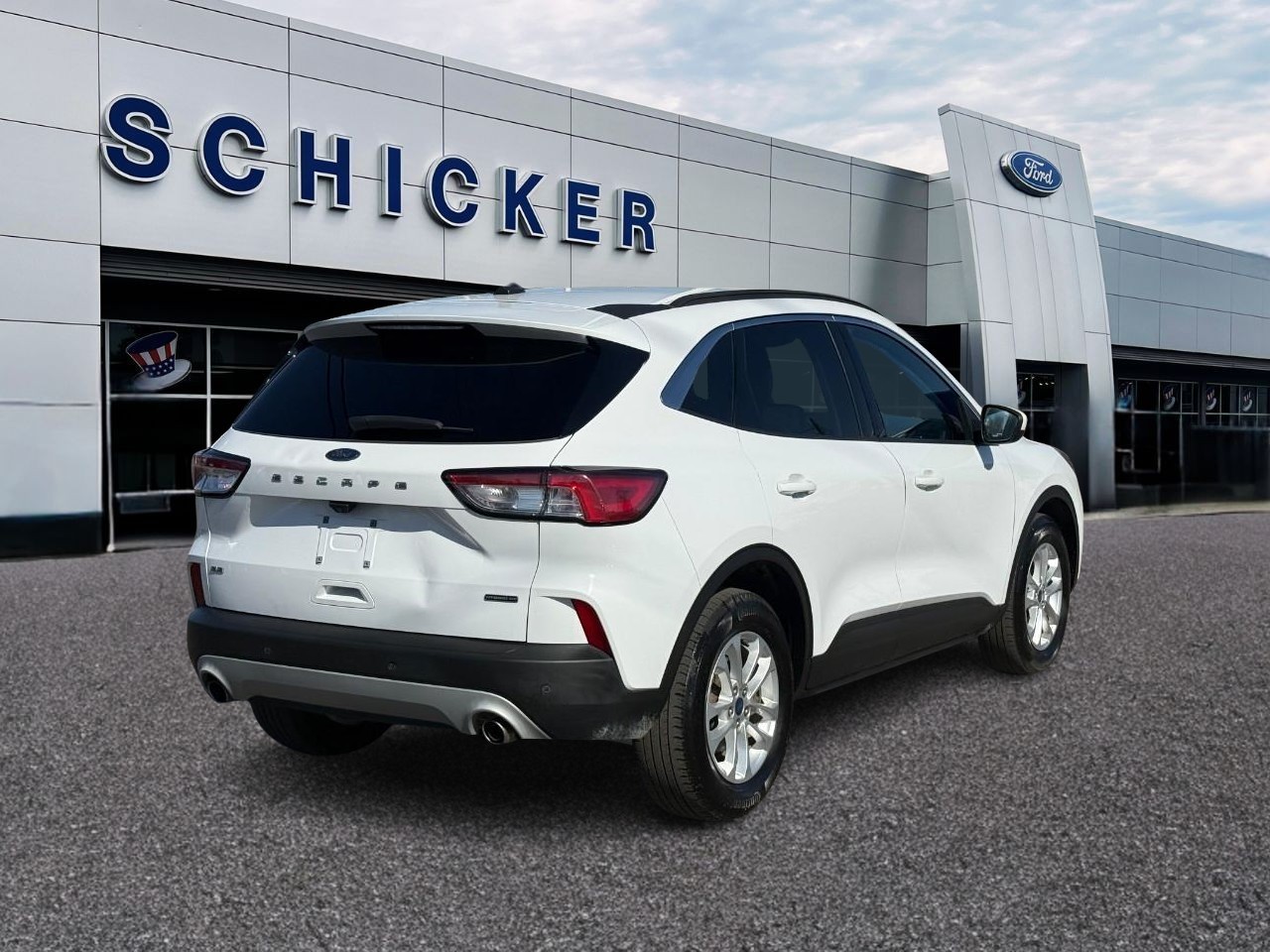 Ford Escape Vehicle Full-screen Gallery Image 02