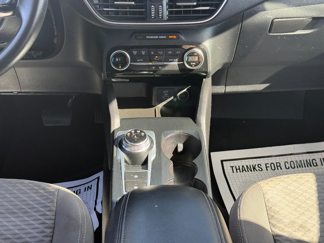 Ford Escape Vehicle Full-screen Gallery Image 15