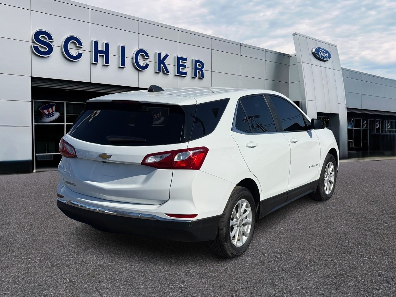 Chevrolet Equinox Vehicle Full-screen Gallery Image 02