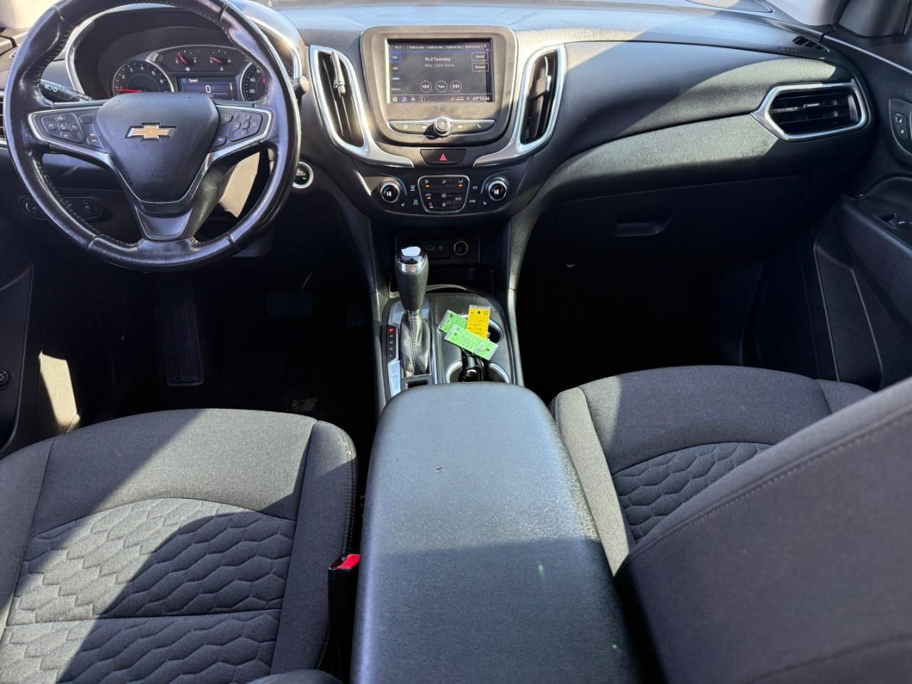 Chevrolet Equinox Vehicle Full-screen Gallery Image 11
