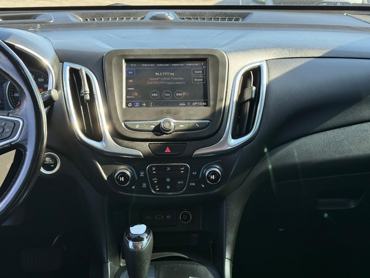 Chevrolet Equinox Vehicle Full-screen Gallery Image 13
