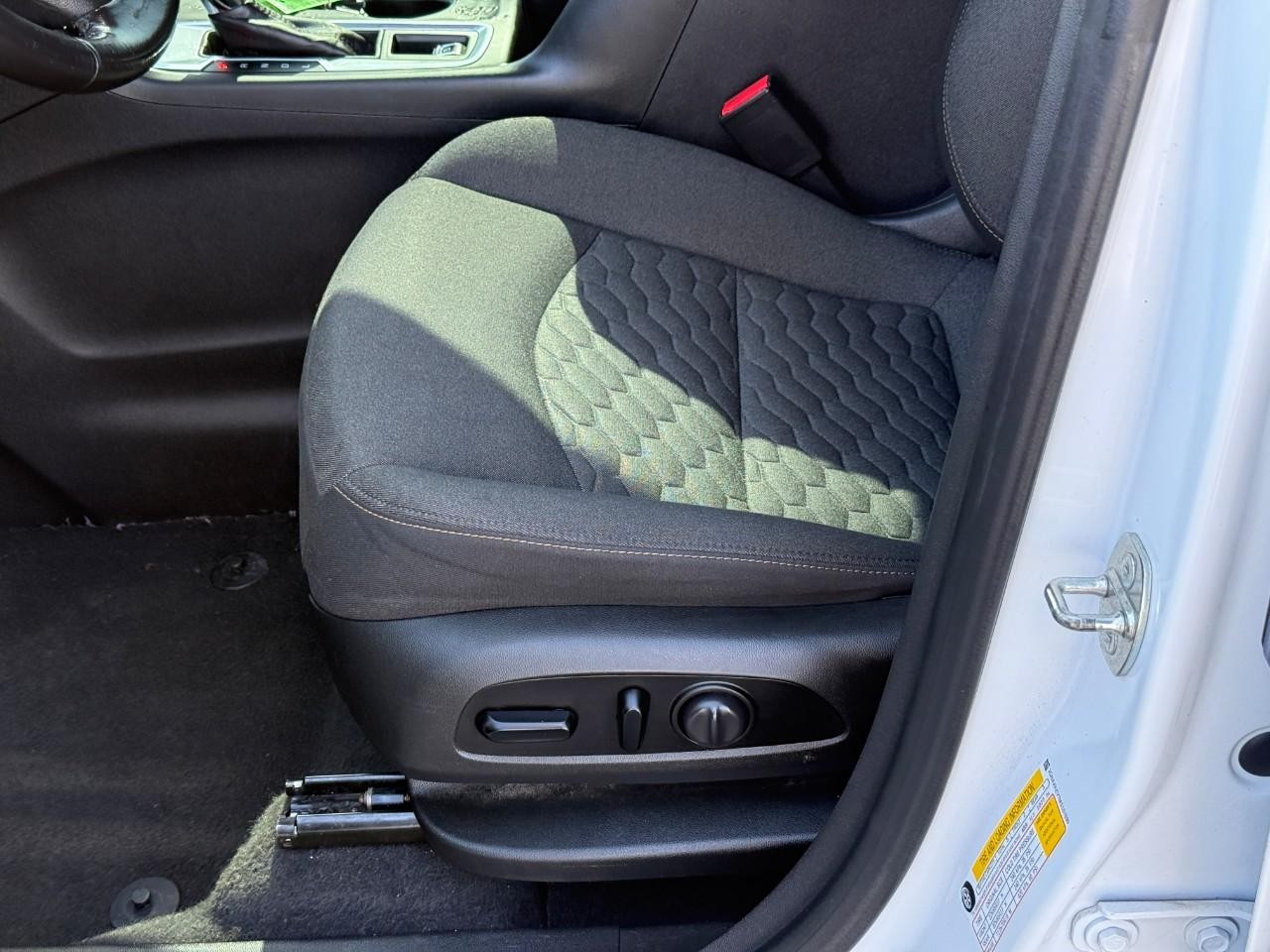 Chevrolet Equinox Vehicle Full-screen Gallery Image 16