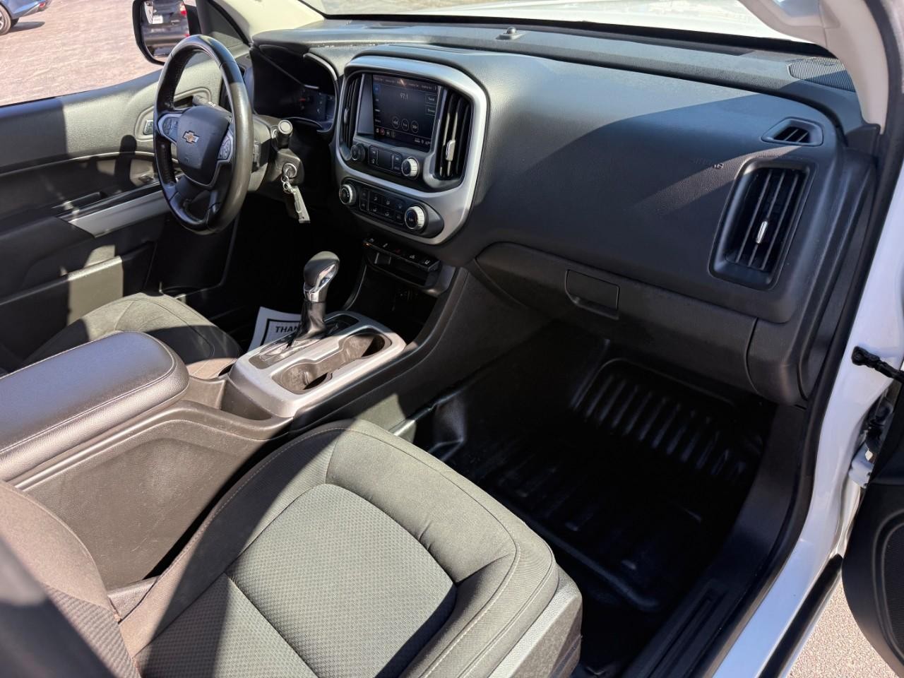 Chevrolet Colorado Vehicle Full-screen Gallery Image 12