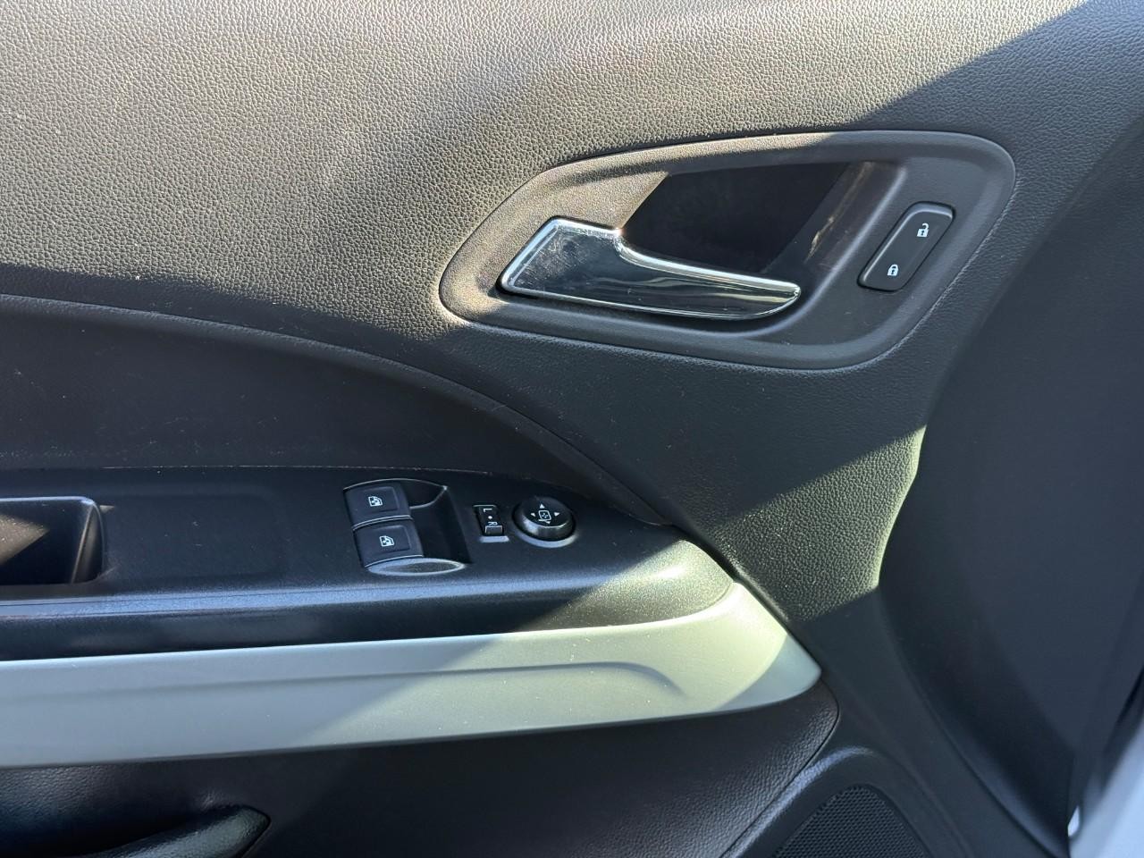 Chevrolet Colorado Vehicle Full-screen Gallery Image 13