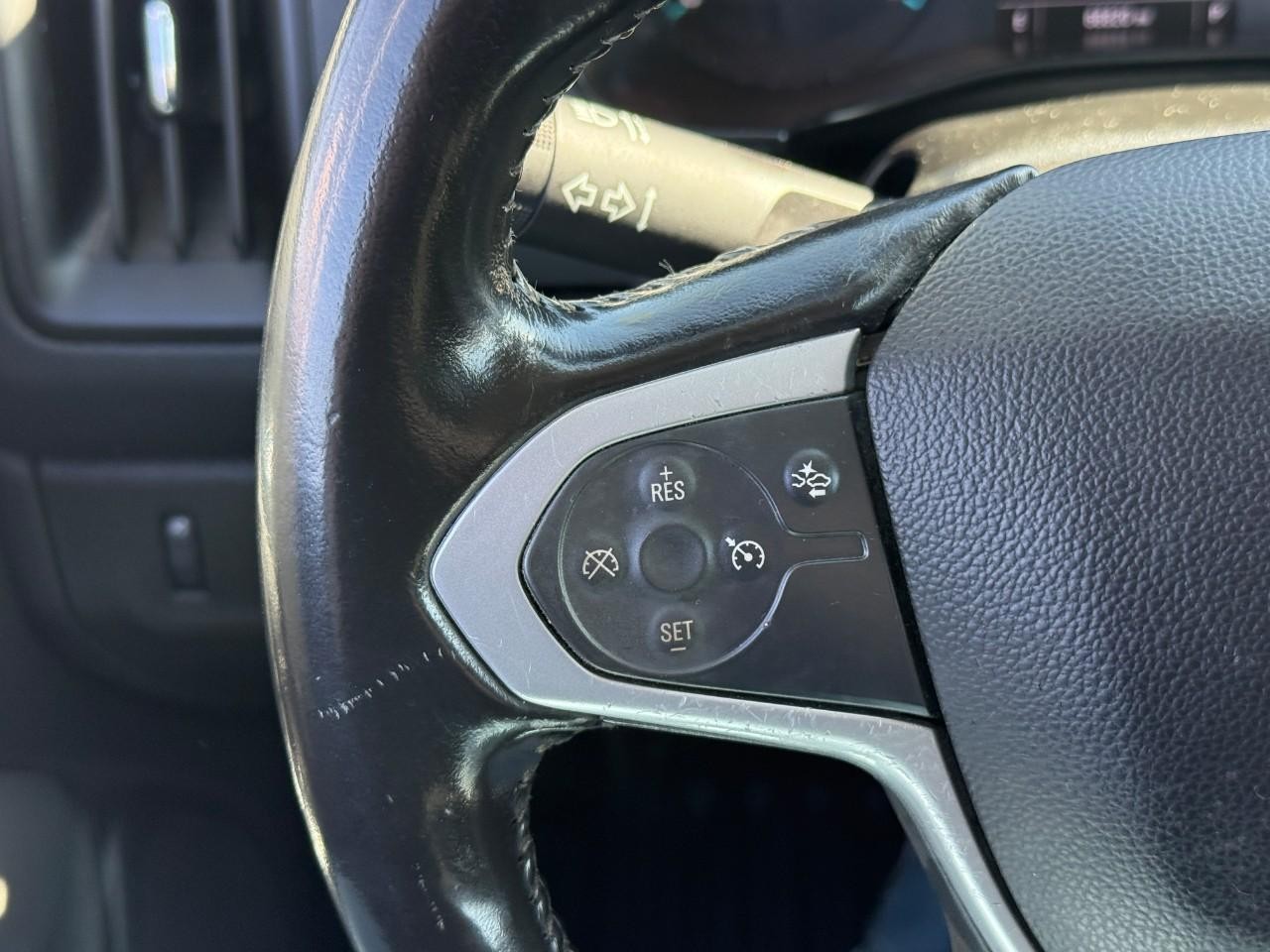 Chevrolet Colorado Vehicle Full-screen Gallery Image 16