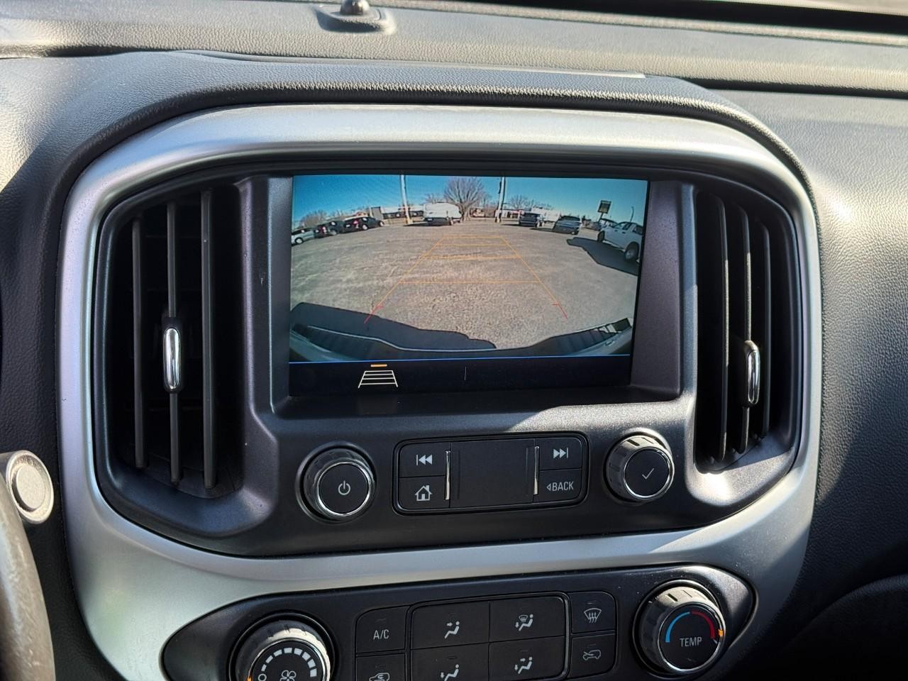 Chevrolet Colorado Vehicle Full-screen Gallery Image 19