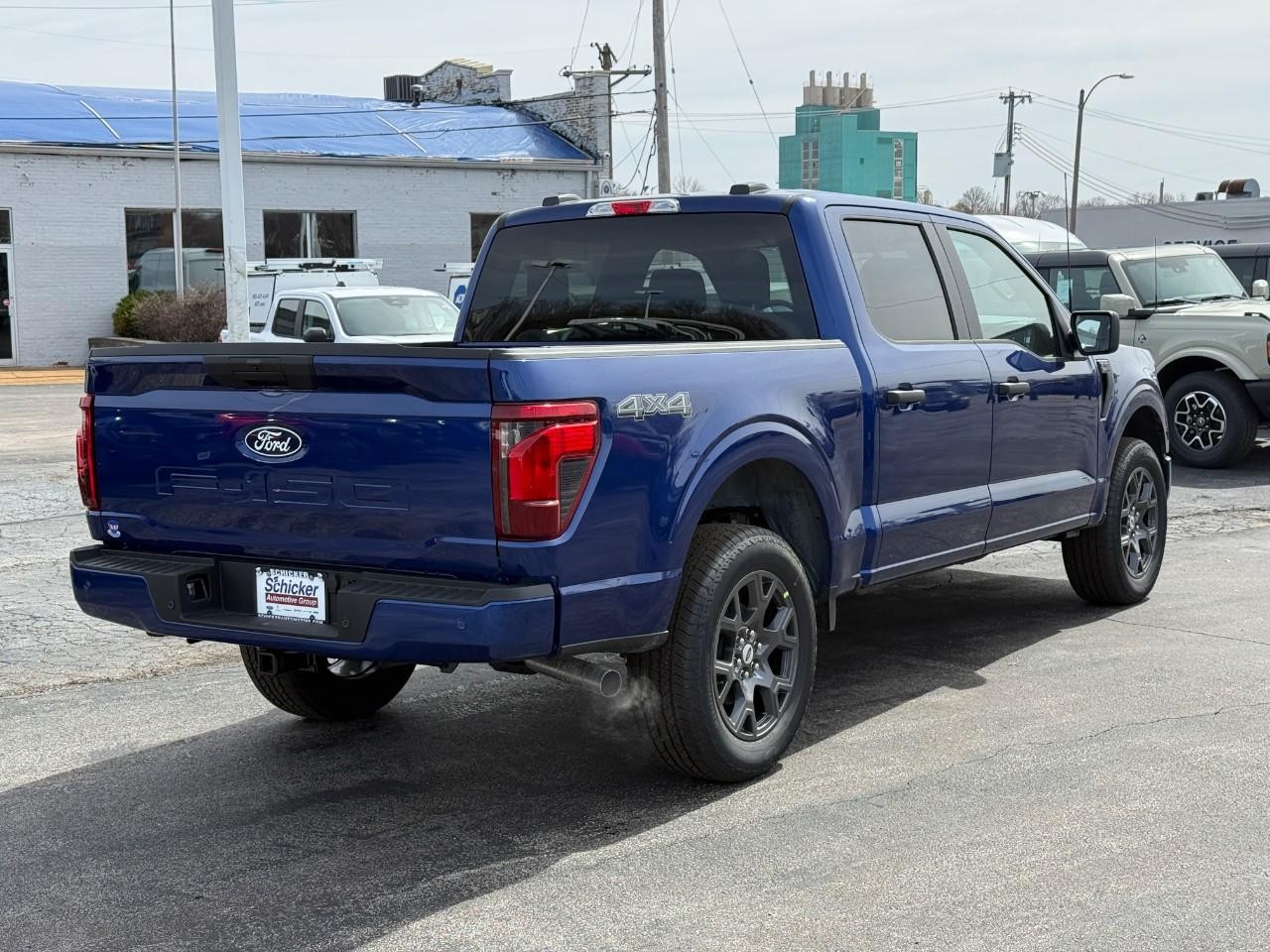 Ford F-150 Vehicle Full-screen Gallery Image 03
